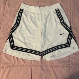 Kids XL Nike FLY basketball shorts